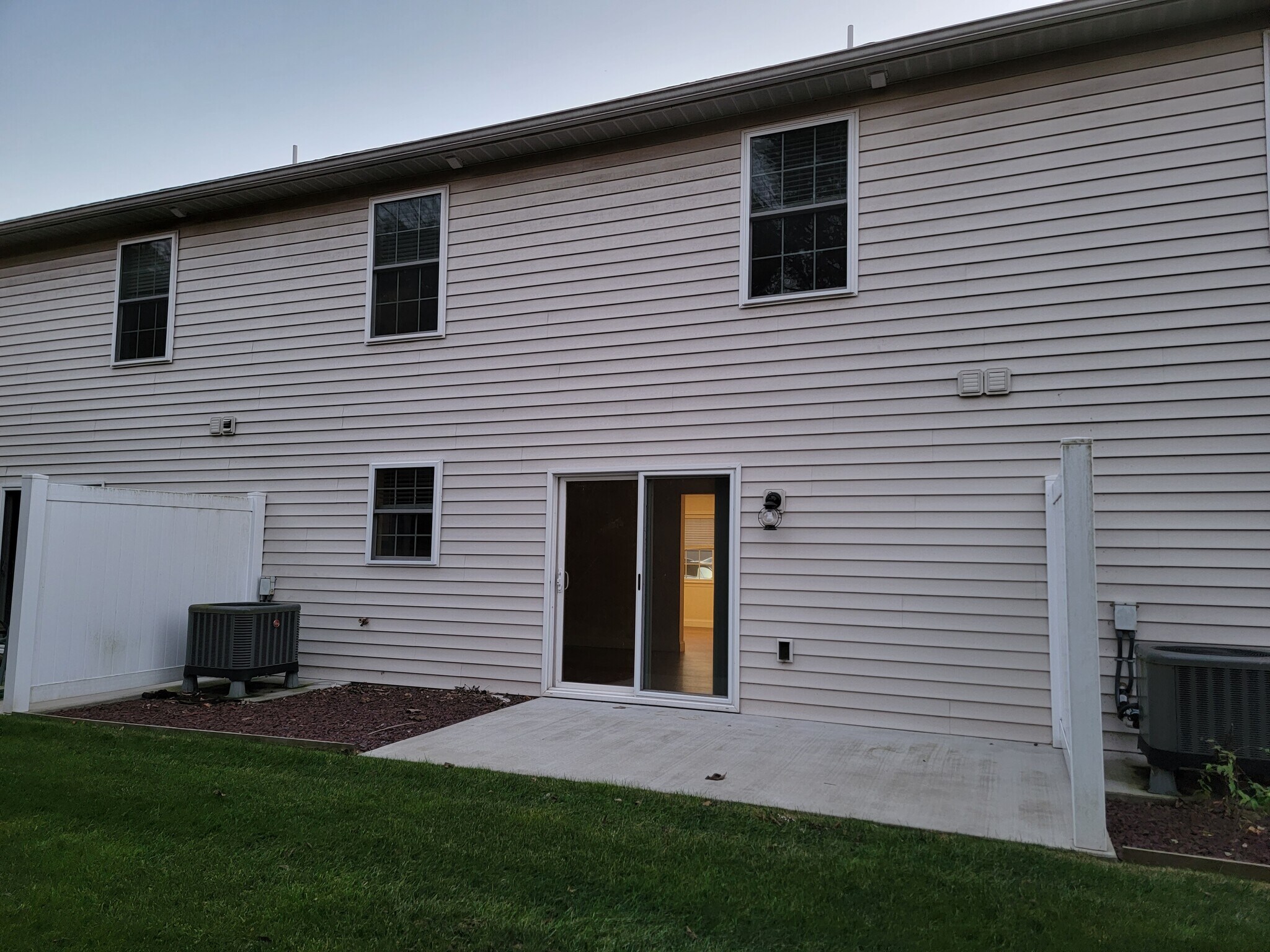 Building Photo - 143 Cedarwood Dr