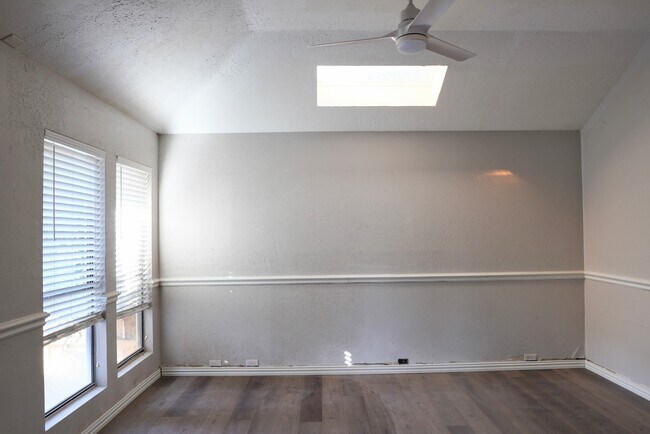 Building Photo - 3813 Arizona Pl