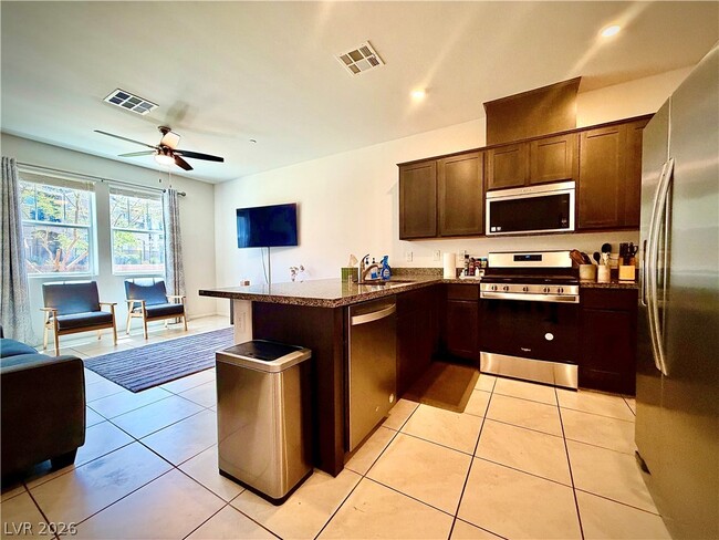 Building Photo - 523 Cattleya Pl