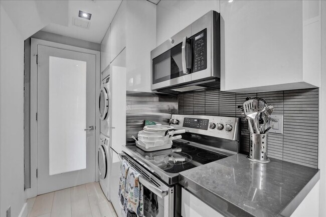 Building Photo - 120 Mulberry St