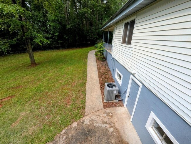 Building Photo - 4254 Asbury Church Rd