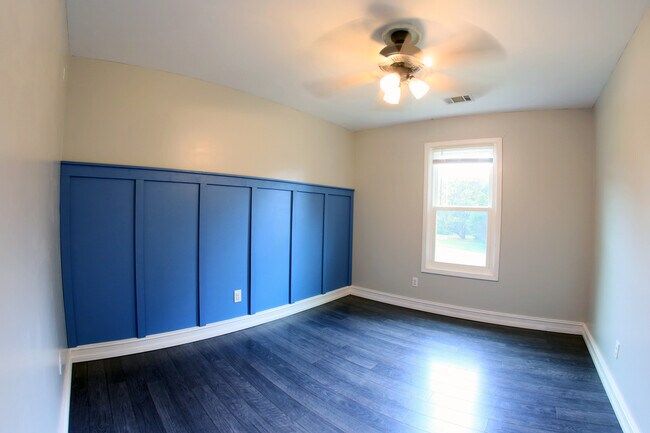 Building Photo - 84 Indian Hills Dr