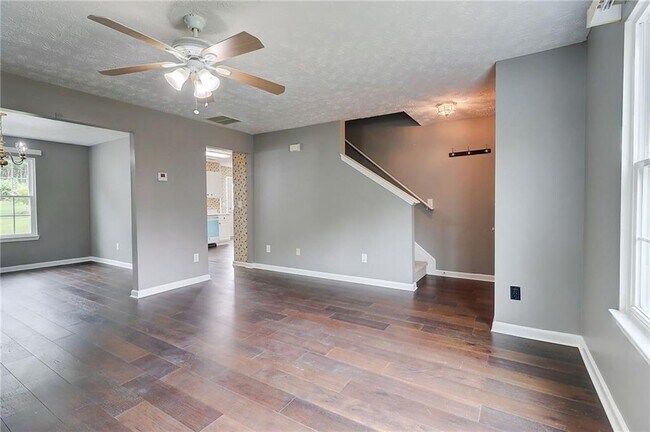 Building Photo - 1061 Chase Creek Ct