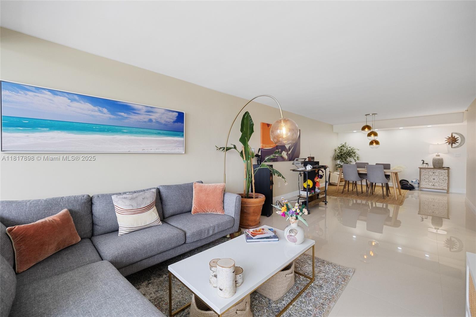 Building Photo - 3200 Collins Ave