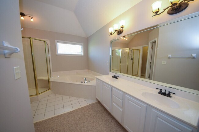 Building Photo - Gorgeous 3 bed, 2 bath with BONUS in Cordova.