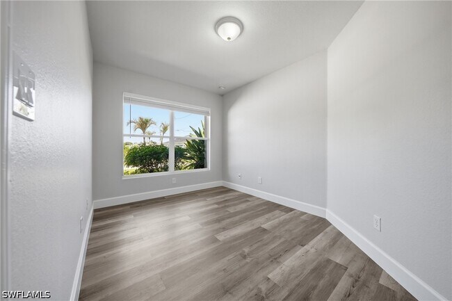 Building Photo - 4621 25th St SW