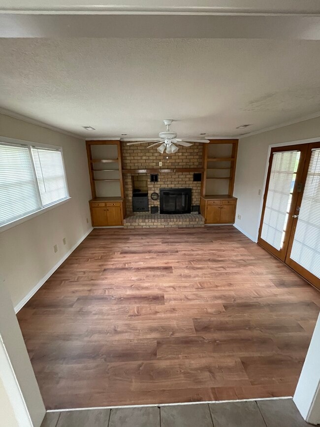 Building Photo - 137 Clay St