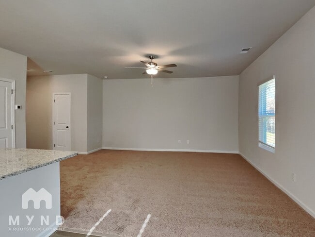 Building Photo - 132 Everglade Wy