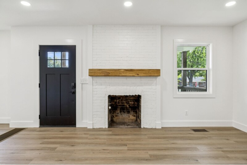 Building Photo - 1332 Columbia Ave