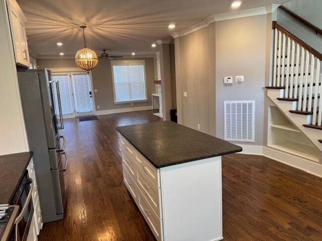 Building Photo - Beautiful custom home in East Nashville!