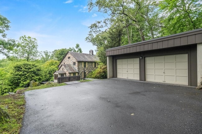 Building Photo - 341 Furnace Dock Rd