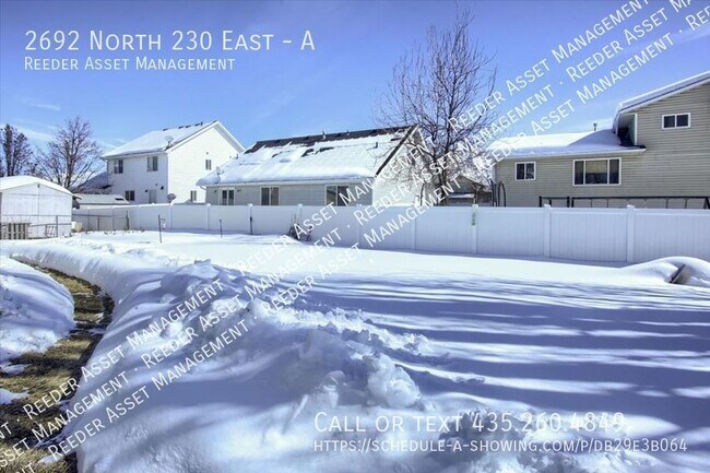 Building Photo - Large 2 Bed/1 Bath Upstairs Apartment In N...