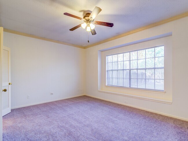 Building Photo - 14406 Fair Knoll Way