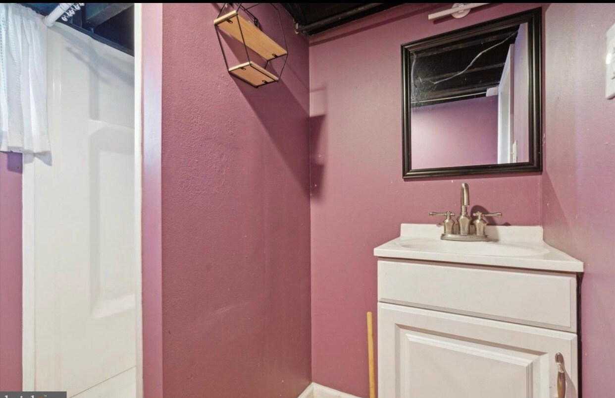 Building Photo - 117 Karrs Ln