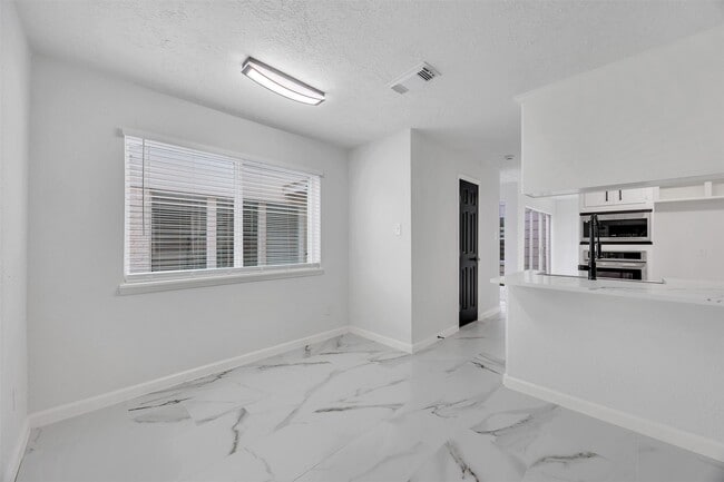 Building Photo - 14223 Stokesmount Dr