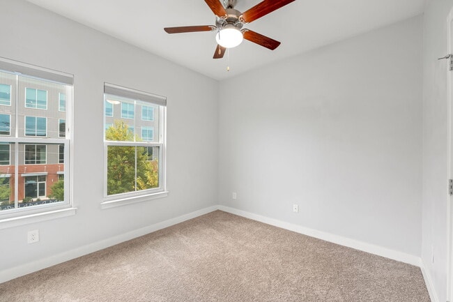 Building Photo - 418 W Tremont Ave