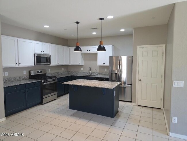 Building Photo - 21371 W Monte Vista Rd