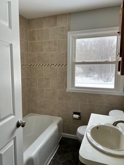 Building Photo - 9970 Knollwood Ridge Dr