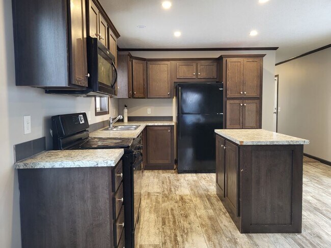 Building Photo - 61 Meadowlark Ln