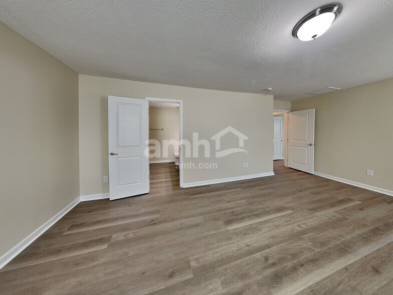 Building Photo - 2962 Hearthside Dr