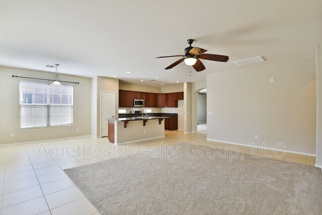 Building Photo - 15068 W Glenrosa Ave