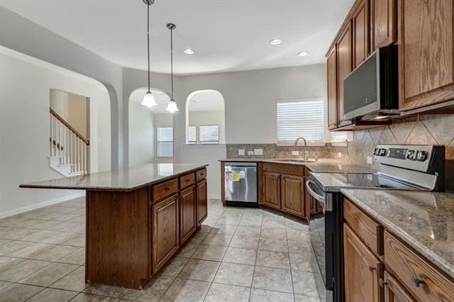 Building Photo - 1641 Quail Grove Dr