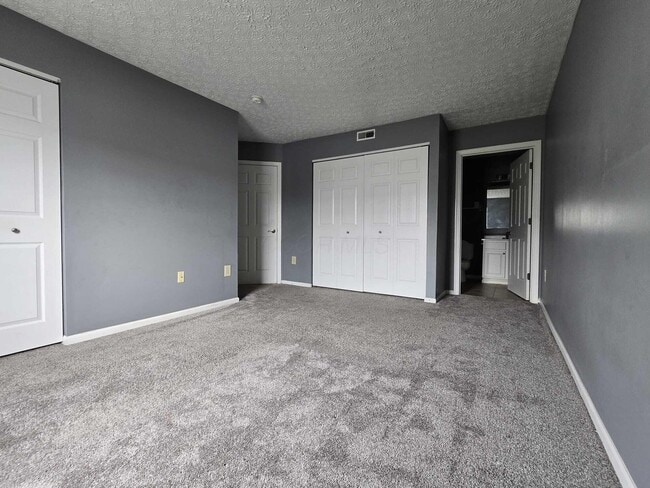 Building Photo - 5613 Cedar Springs Rd