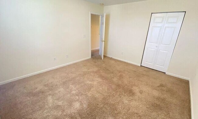 Building Photo - 109 Tea Olive Ave