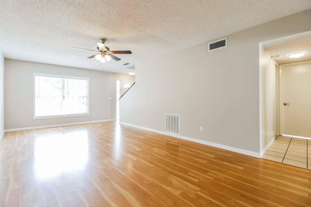 Building Photo - 2825 Cedaridge Dr