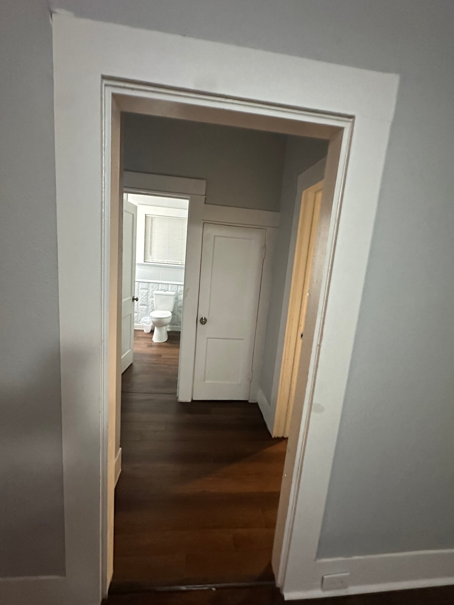 Building Photo - 1118 Santa Anna