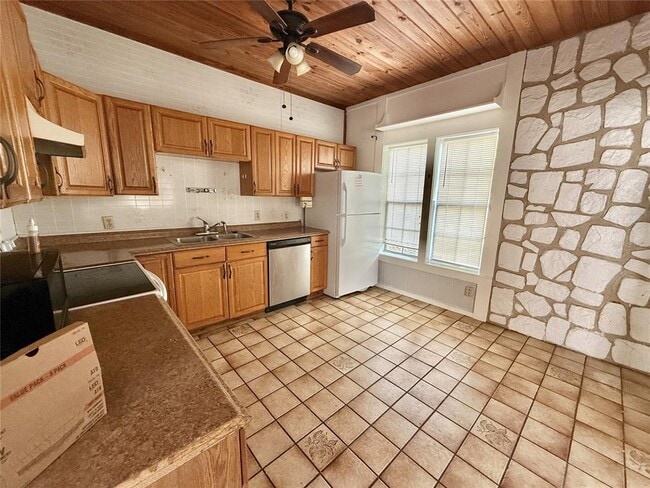 Building Photo - 1014 W Verona St