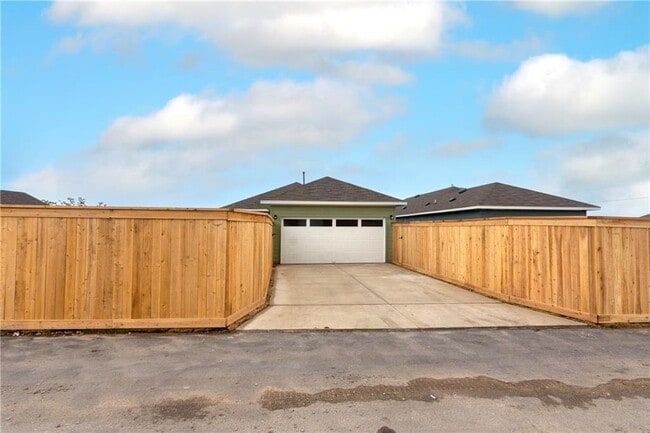 Building Photo - 124 Spiny Lizard Ln