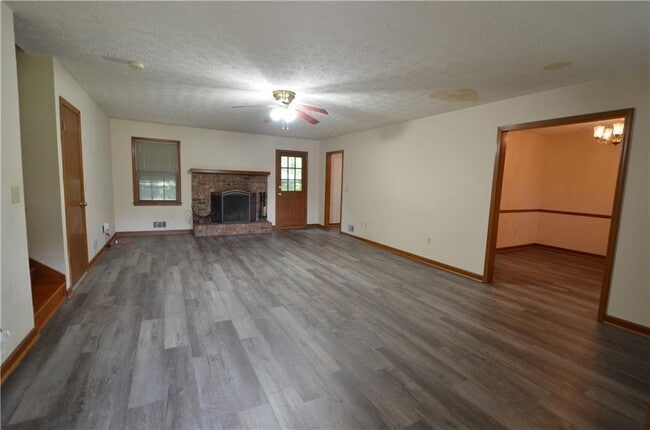 Building Photo - 4064 Stephanie Ct