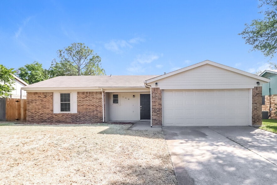 Primary Photo - 508 Berkshire Ct