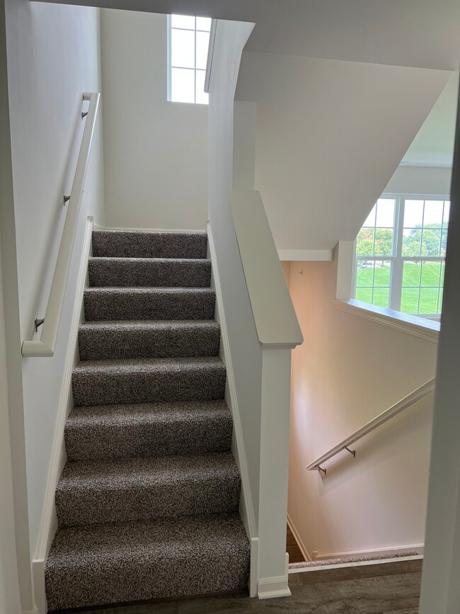 Building Photo - 3820 Bissel Dr