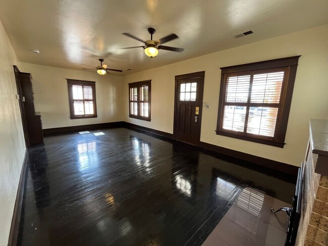 Building Photo - Historic, Charming Home in Coronado Distri...