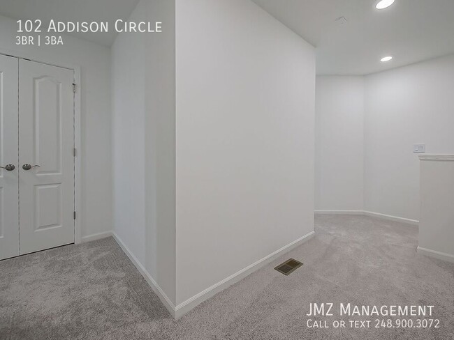Building Photo - 102 Addison Cir