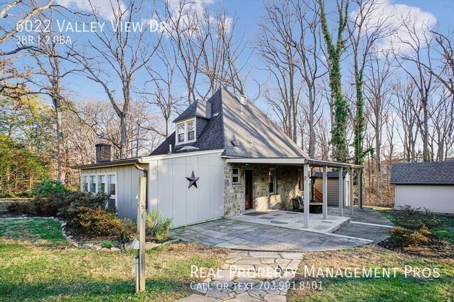 Building Photo - 6022 Valley View Dr