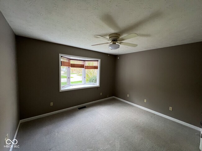 Building Photo - 1727 Creekside Ln W