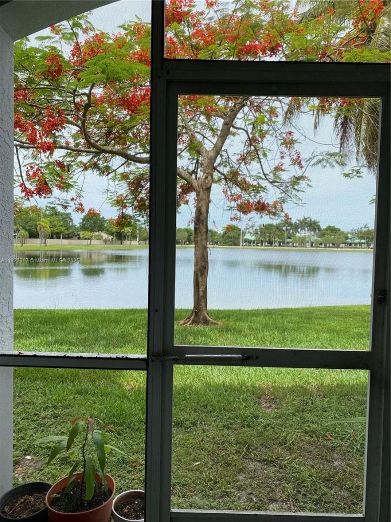 Building Photo - 715 SW 148th Ave