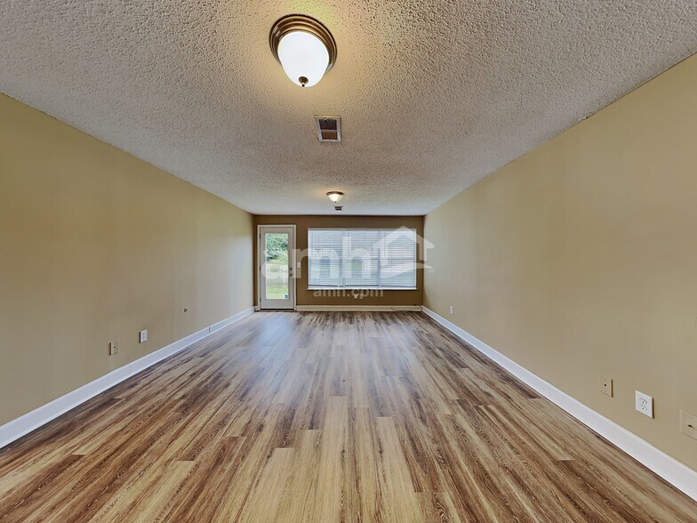 Building Photo - 208 Winding Willow Trl