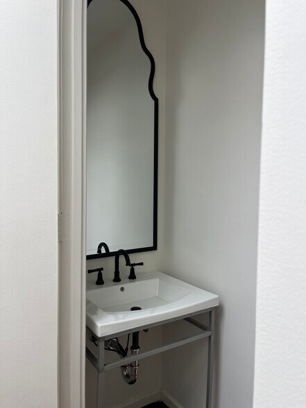 1/2 bath entrance - 8935 Dicks St