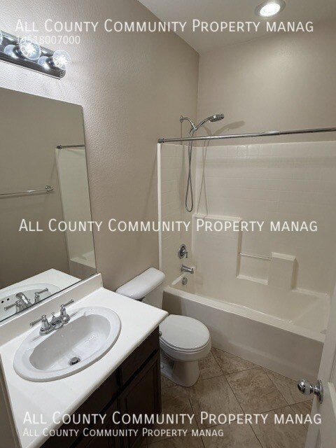 Building Photo - 44920 Honey Locust Dr