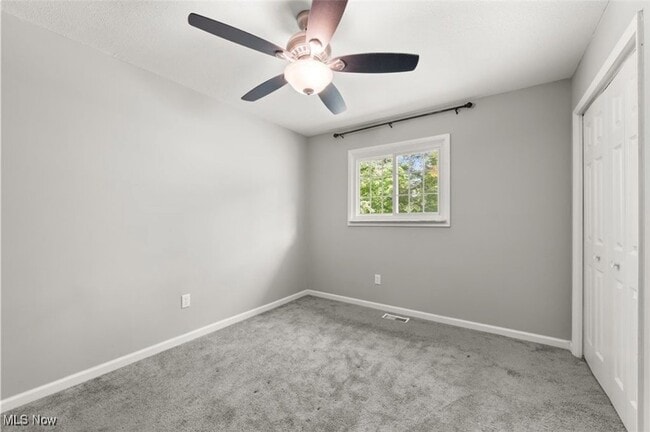 Building Photo - 794 Robinhood Dr