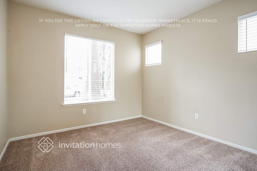 Building Photo - 2547 Foghorn Way