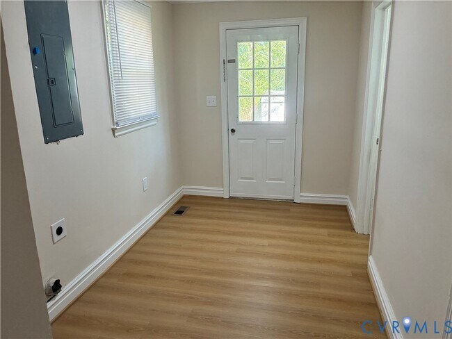Building Photo - 106 Hargrave Ave