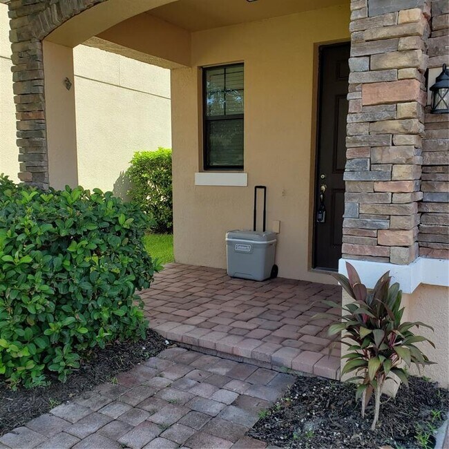 Building Photo - 2020 Leather Fern Dr
