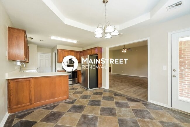 Building Photo - 3 Bedroom Pet-Friendly Home in NORMAN, OK with Main Street Renewal