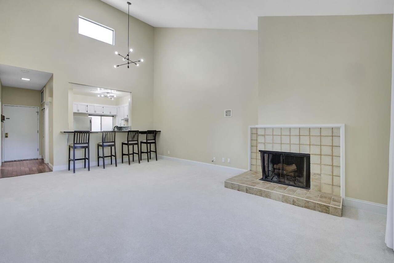 Building Photo - 4691 Albany Cir