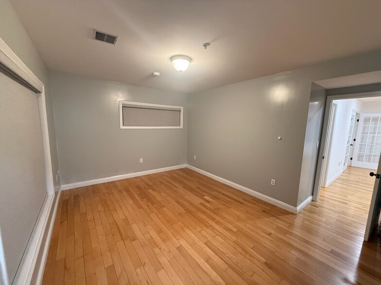 Building Photo - 99 Chestnut St